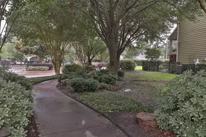 827 Garden Trace Lane, Houston, TX 77018 - Photo 36