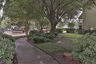 827 Garden Trace Ln, Houston, TX 77018 - Photo 36