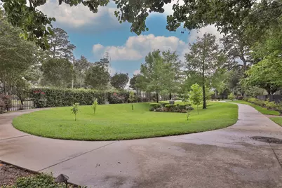 827 Garden Trace Lane, Houston, TX 77018 - Photo 38