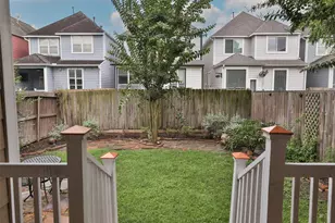 827 Garden Trace Ln, Houston, TX 77018 - Photo 32