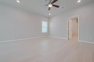 8933 Grovner Pl, Houston, TX 77055 - Photo 16