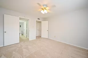8427 Hearth Dr Dr, Houston, TX 77054 - Photo 4