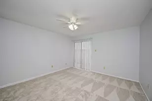 8427 Hearth Dr Dr, Houston, TX 77054 - Photo 12