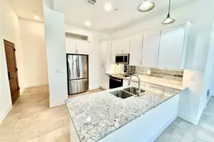 2102 Mechanic St, Galveston, TX 77550 - Photo 2