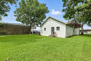 619 10th St, Hempstead, TX 77445 - Photo 18
