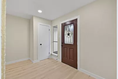 2322 Aprilmont Drive, Sugar Land, TX 77498 - Photo 6