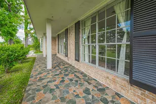 101 Wildrose St, Baytown, TX 77520 - Photo 2