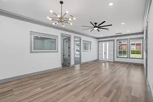 404 N Avenue H, Humble, TX 77338 - Photo 6