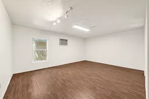 7702 Dashwood Dr, Houston, TX 77036 - Photo 26