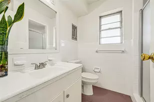 7702 Dashwood Dr, Houston, TX 77036 - Photo 16
