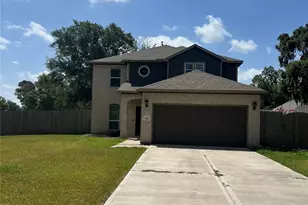 303 Woodhaven Dr, West Columbia, TX 77486 - Photo 1