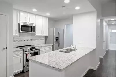 28 E Brookberry Court, The Woodlands, TX 77381 - Photo 6