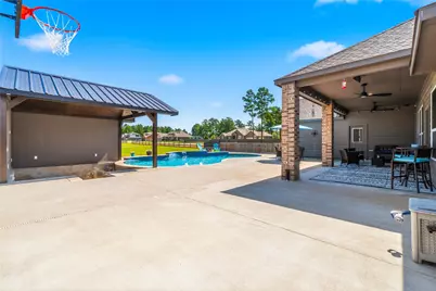 16465 Stonewall Street, Conroe, TX 77303 - Photo 32