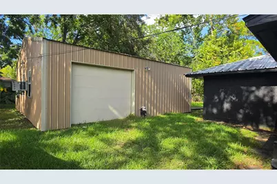 2009 Sandlewood Drive, Bay City, TX 77414 - Photo 6