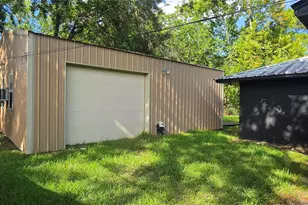 2009 Sandlewood Dr, Bay City, TX 77414 - Photo 6