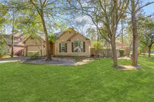 124 S Brooksedge Circle, The Woodlands, TX 77382 - Photo 2