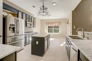 124 S Brooksedge Circle, The Woodlands, TX 77382 - Photo 12