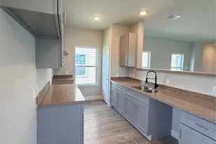 142 Egret Canal N, Baytown, TX 77523 - Photo 4