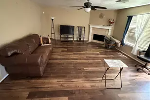 1407 Glade Ct, Fresno, TX 77545 - Photo 2