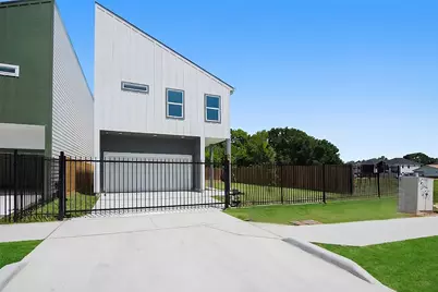 9313 Jutland Road, Houston, TX 77033 - Photo 30