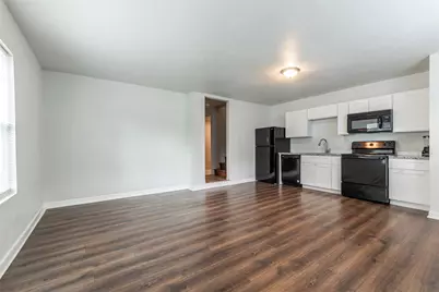 2801 Virginia Street #A, Baytown, TX 77520 - Photo 4
