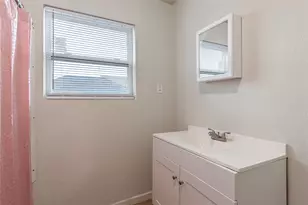2801 Virginia St, Baytown, TX 77520 - Photo 12