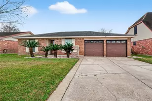 1125 E Lambuth Ln, Deer Park, TX 77536 - Photo 1