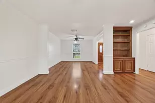 1125 E Lambuth Ln, Deer Park, TX 77536 - Photo 8