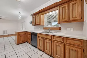 1125 E Lambuth Ln, Deer Park, TX 77536 - Photo 14