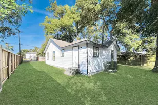 3206 Melbourne St, Houston, TX 77026 - Photo 12