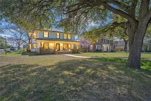 501 W Buck St, Caldwell, TX 77836 - Photo 2