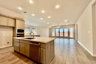 1351 Park Path Dr, Missouri City, TX 77459 - Photo 2