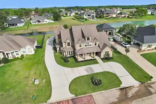 10887 Decatur St, Willis, TX 77318 - Photo 4