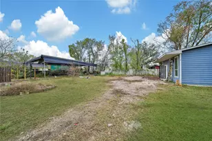 11005 Gloria Dr, Houston, TX 77013 - Photo 10