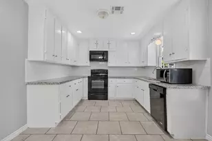 1409 Wycliffe Dr, Houston, TX 77043 - Photo 8