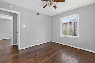 1409 Wycliffe Dr, Houston, TX 77043 - Photo 22