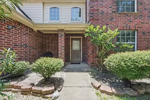 924 Chad Ln, Baytown, TX 77521 - Photo 2
