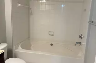 7575 Kirby Dr, Houston, TX 77030 - Photo 28