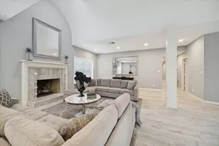 19 Thornhill Oaks Dr, Houston, TX 77015 - Photo 8