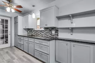 7210 Pine Grove Dr, Houston, TX 77092 - Photo 18