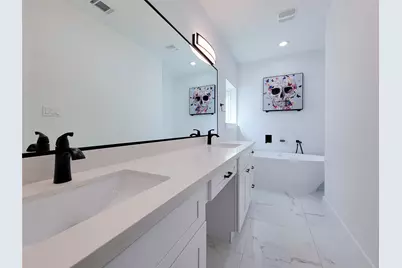 5019 Creekmont Drive, Houston, TX 77091 - Photo 30