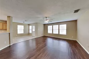 8030 Echinacea Dr, Baytown, TX 77521 - Photo 4