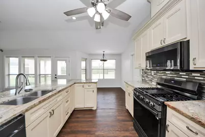 204 Audubon Woods Court, Richwood, TX 77531 - Photo 10