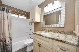 204 Audubon Woods Ct, Richwood, TX 77531 - Photo 14