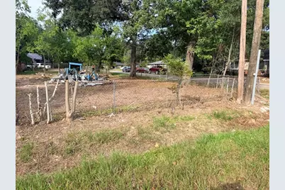 611 E Dallas Street, Cleveland, TX 77327 - Photo 2