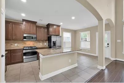 106 N Pinto Point Circle, Spring, TX 77389 - Photo 6