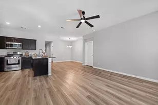 7806 London Tower Ln, Houston, TX 77044 - Photo 8
