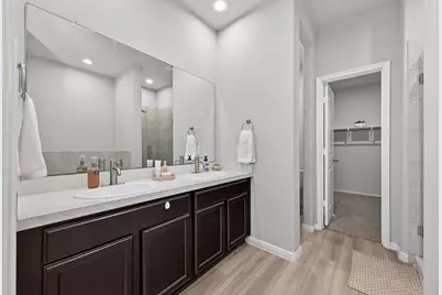 7806 London Tower Lane, Houston, TX 77044 - Photo 14