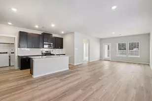 11422 Dark Amethyst Dr, Houston, TX 77048 - Photo 2