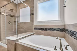 10004 Steeple Farms Dr, Houston, TX 77080 - Photo 24